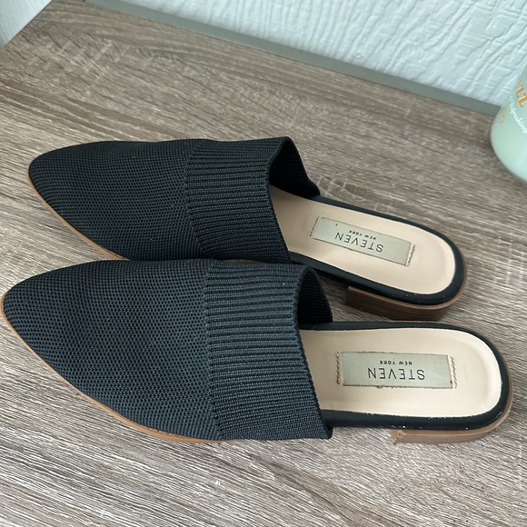 Steven black mules in 6.5. - Picture 3 of 5